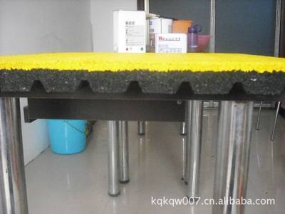 【特賣廣場專用T型溝槽防滑耐磨磚】價格,廠家,圖片,塑料、塑膠、橡膠地板,魏縣鳴仁橡膠制品mdash;&mdash;銷售一部-